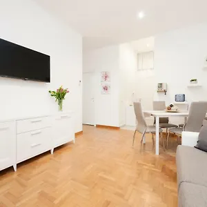 White Flat Labicana Apartment Rome
